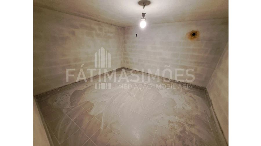 Moradia T4 para Venda em Riba de Ancora Foto 16