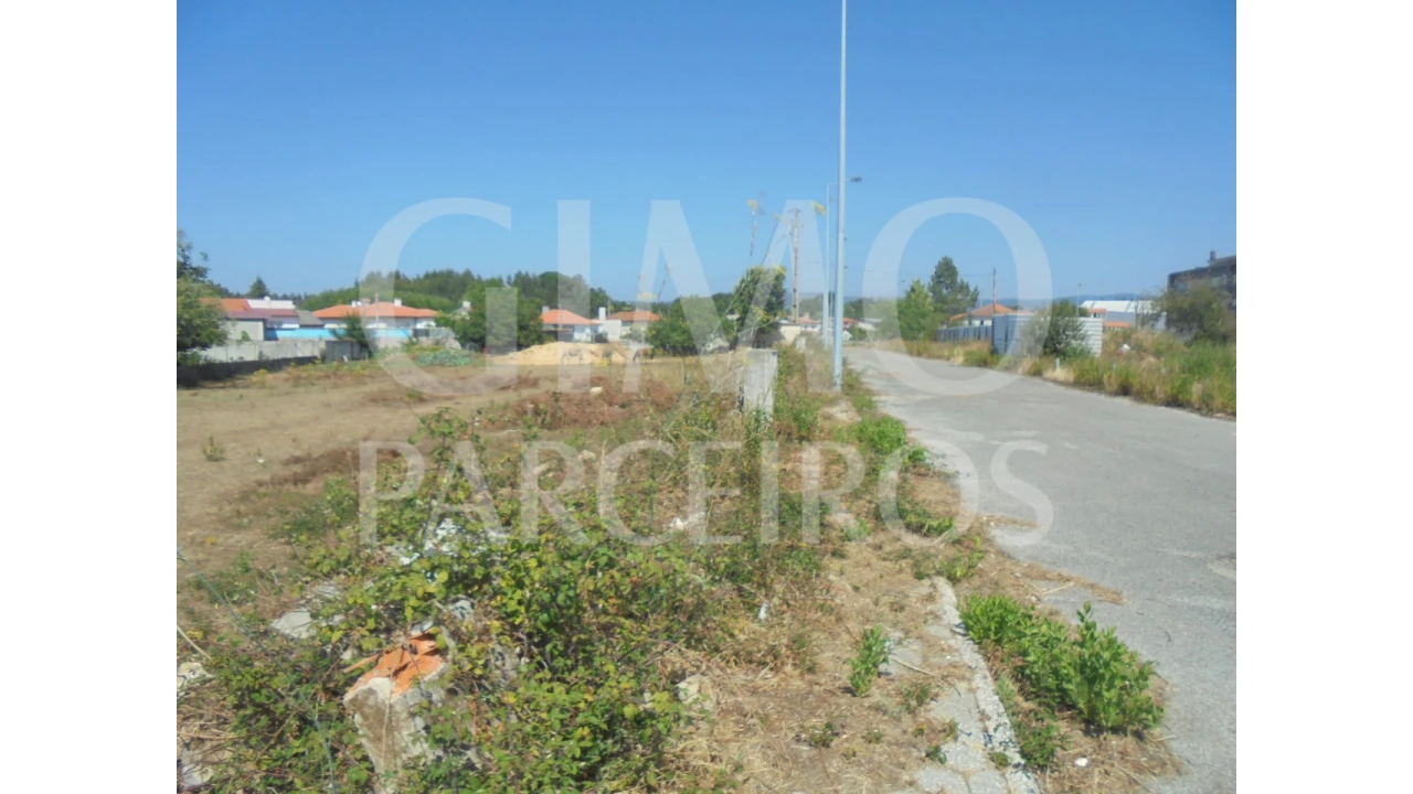 Terreno para Venda em Aguada de Cima Foto 3