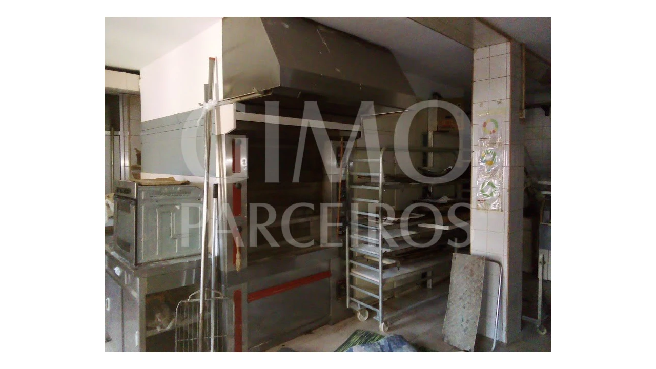 Negócio para Venda em Barrô e Aguada de Baixo Foto 3