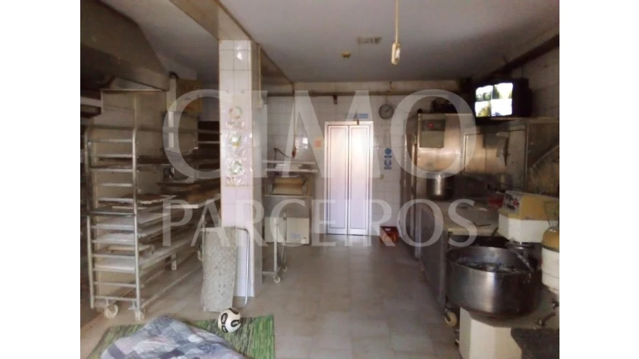 Negócio para Venda em Barrô e Aguada de Baixo Foto 2