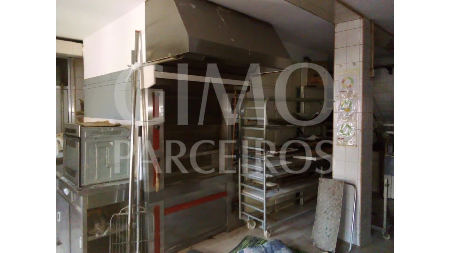 Negócio para Venda em Barrô e Aguada de Baixo Foto 3