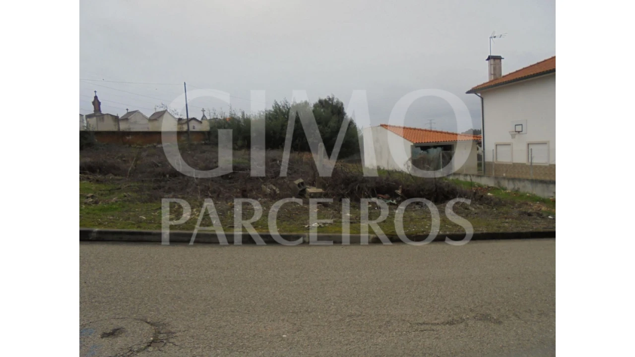 Terreno para Venda em Avelãs de Caminho Foto 1