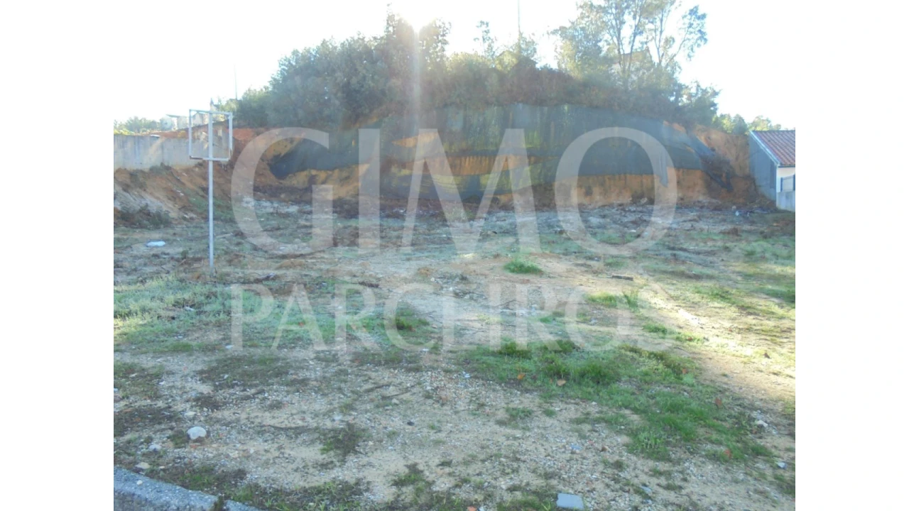 Terreno para Venda em Avelãs de Caminho Foto 1
