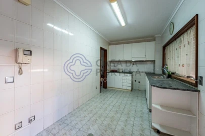 Moradia T3 para Venda em Santa Marinha e São Pedro da Afurada
