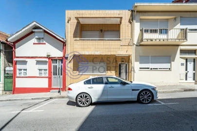 Moradia T3 para Venda em Santa Marinha e São Pedro da Afurada