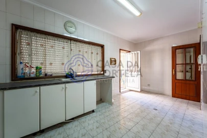 Moradia T3 para Venda em Santa Marinha e São Pedro da Afurada