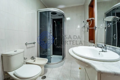 Moradia T3 para Venda em Santa Marinha e São Pedro da Afurada