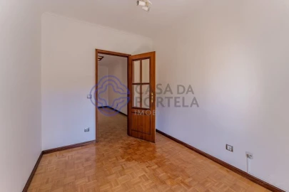 Moradia T3 para Venda em Santa Marinha e São Pedro da Afurada