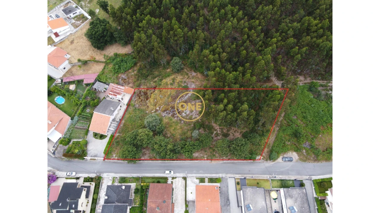 Terreno para Venda em Briteiros Santo Estêvão e Donim Foto 1