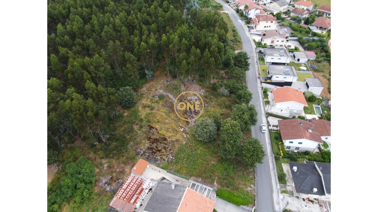 Terreno para Venda em Briteiros Santo Estêvão e Donim Foto 2
