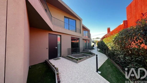 Moradia T3 para Venda em Canidelo