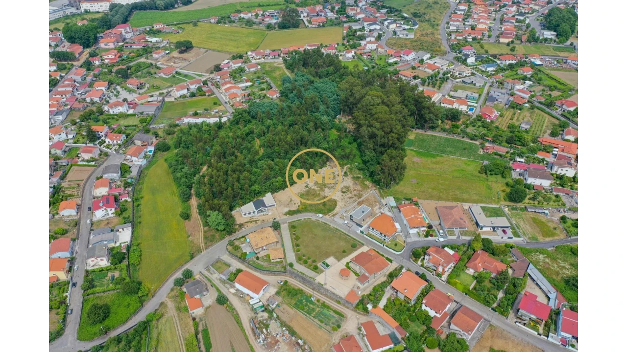 Terreno para Venda em Areias, Sequeirô, Lama e Palmeira Foto 13