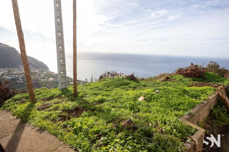 Terreno para Venda em Arco da Calheta Foto 6