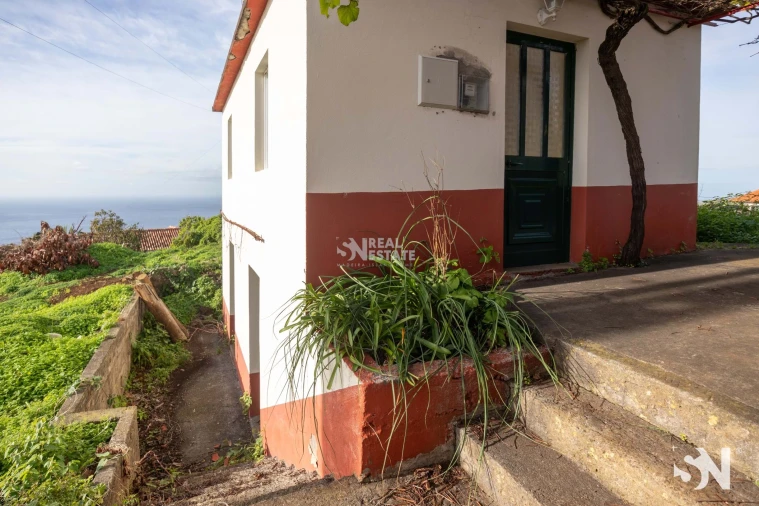 Terreno para Venda em Arco da Calheta Foto 2