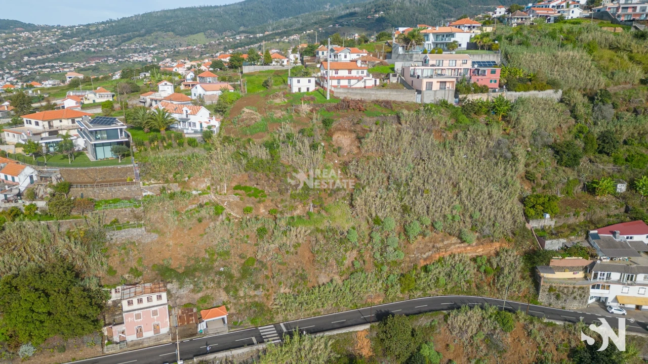 Terreno para Venda em Arco da Calheta Foto 5