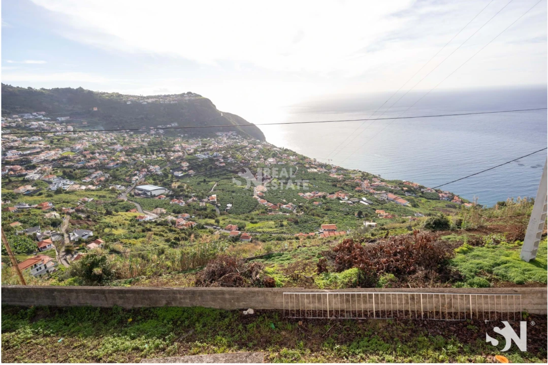 Terreno para Venda em Arco da Calheta Foto 3