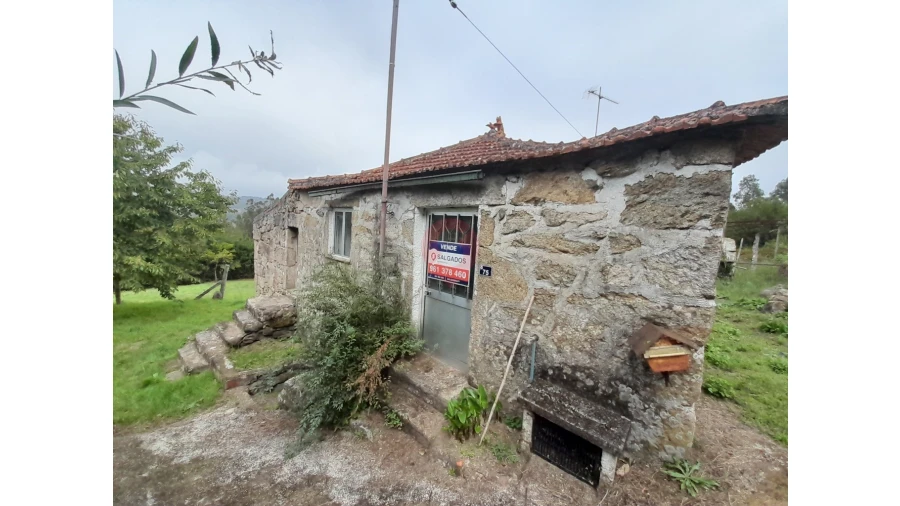 Moradia T2 para Venda em Chaviães e Paços Foto 1