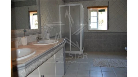 Moradia T4 para Venda em Rio Maior