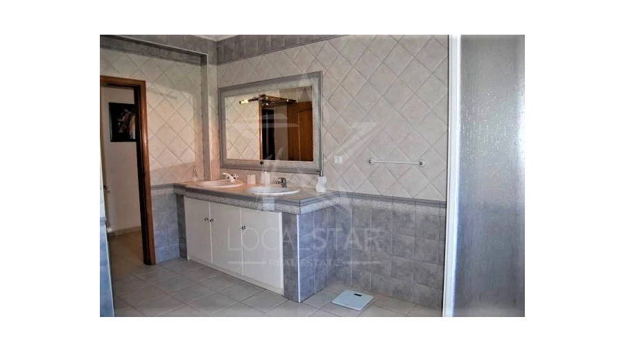 Moradia T4 para Venda em Rio Maior Foto 9