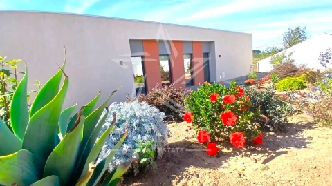 Moradia T4 para Venda em Alvorninha