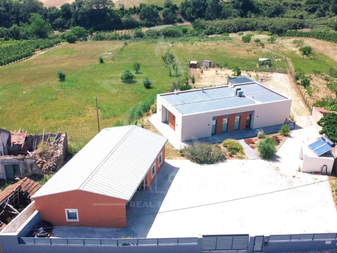 Moradia T4 para Venda em Alvorninha Foto 17