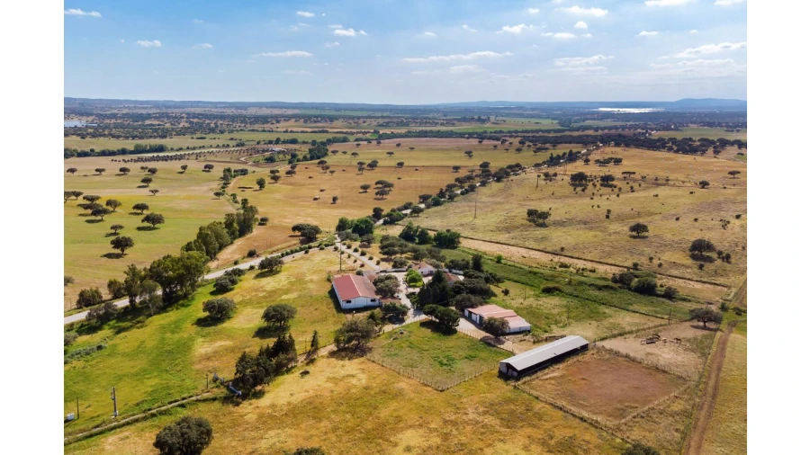 Moradia T4 para Venda em Bacelo e Senhora da Saúde Foto 47