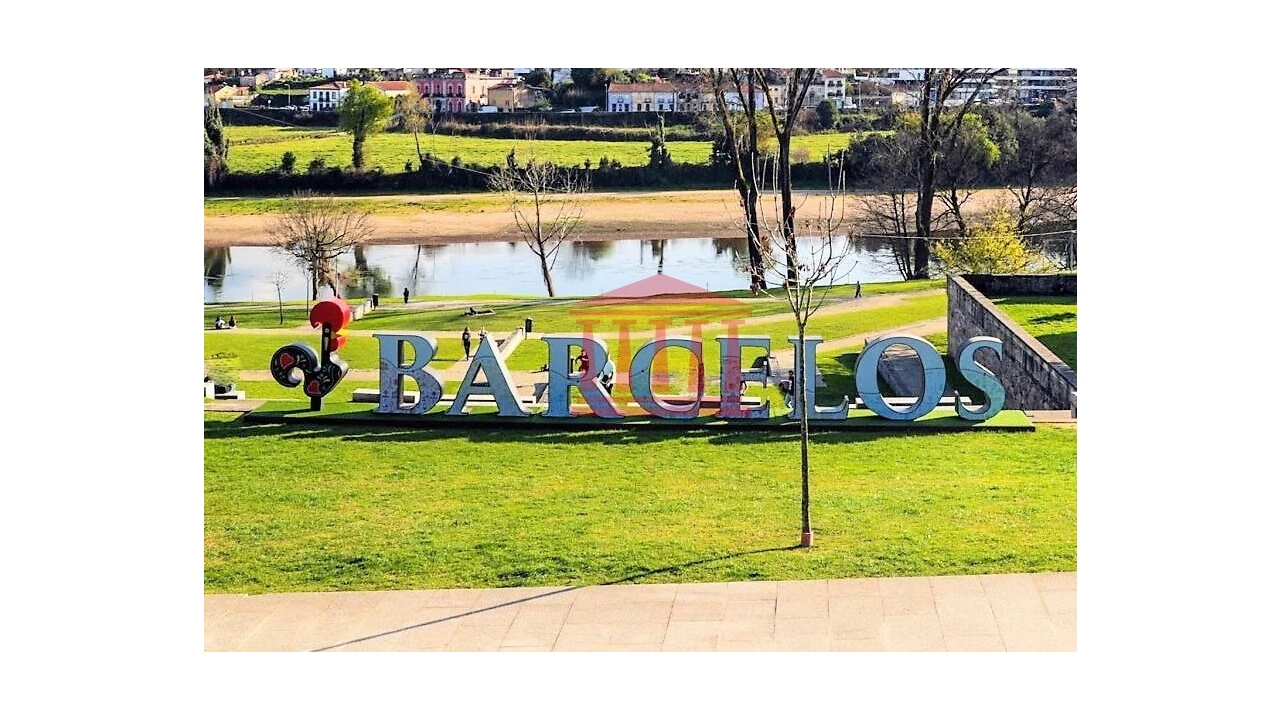 Loja para Arrendamento em Arcozelo Foto 1