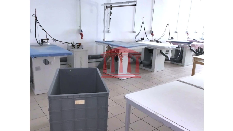 Loja para Arrendamento em Carapeços Foto 3