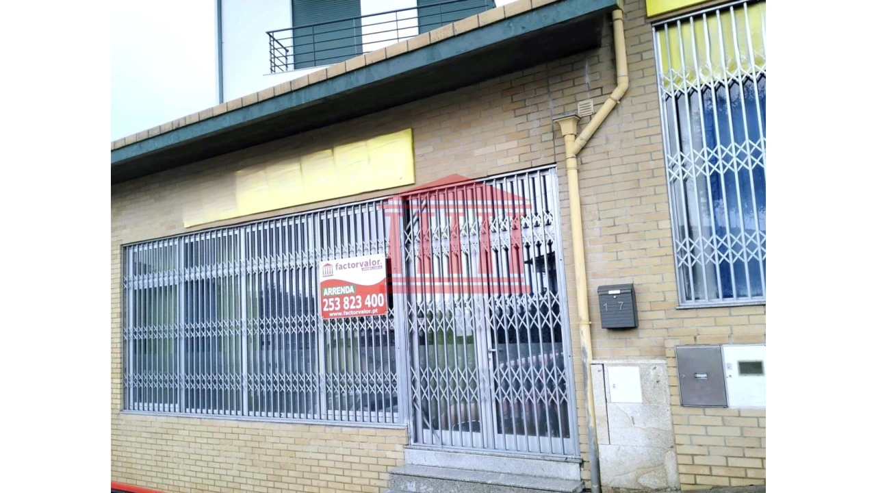 Loja para Arrendamento em Carapeços Foto 1