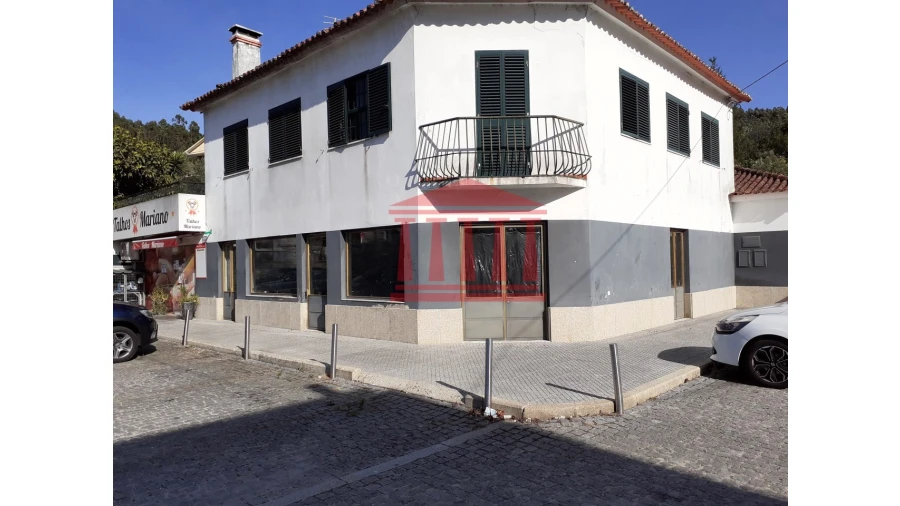 Loja para Arrendamento em Aborim