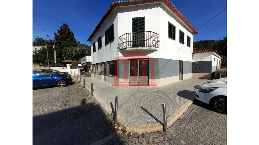 Loja para Arrendamento em Aborim Foto 2