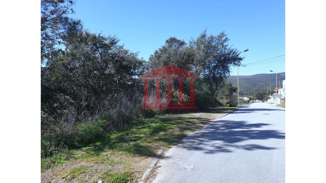 Terreno para Venda em Abade de Neiva Foto 1