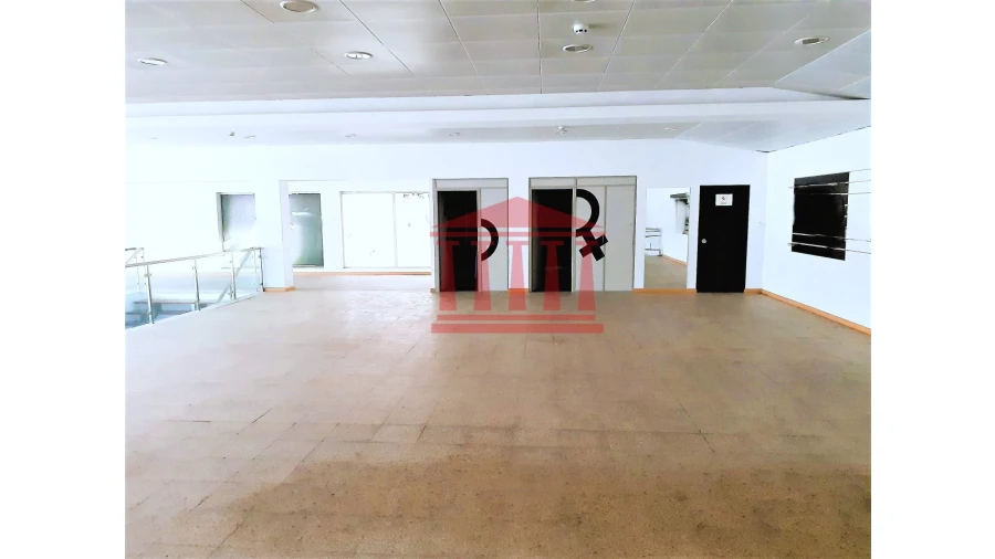 Loja para Arrendamento em Barcelinhos Foto 4