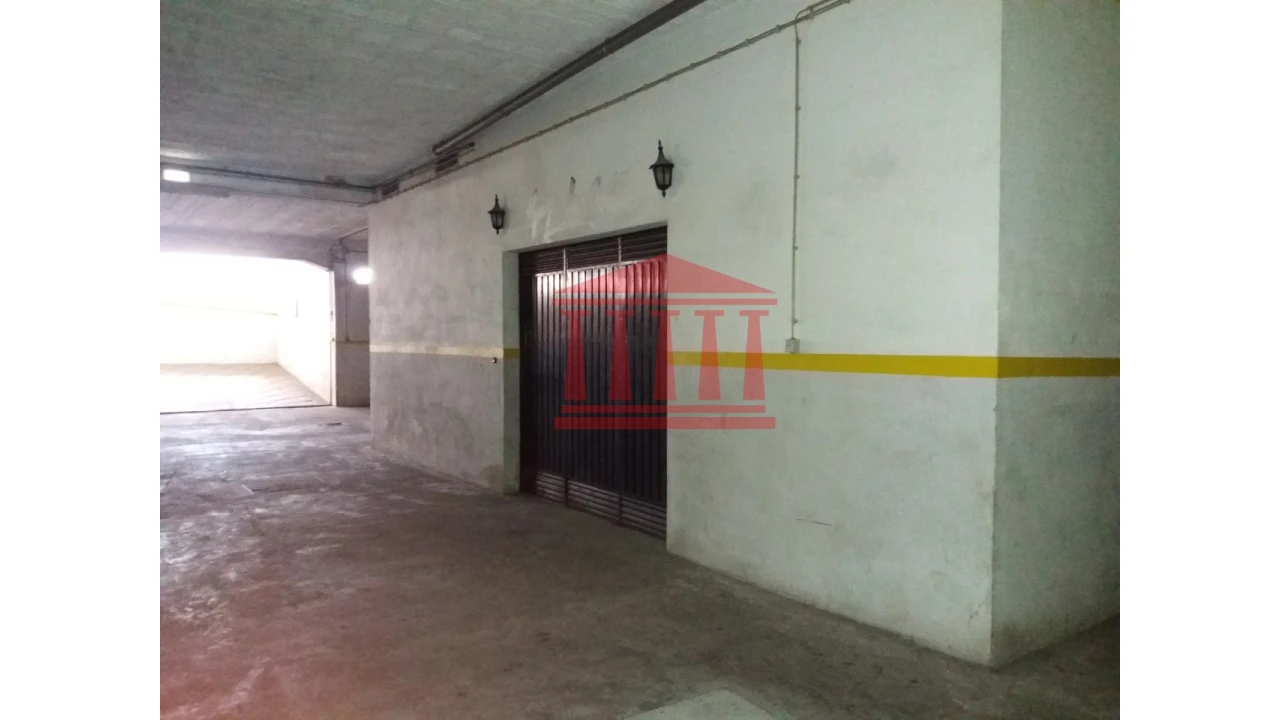 Armazém para Venda em Arcozelo Foto 3