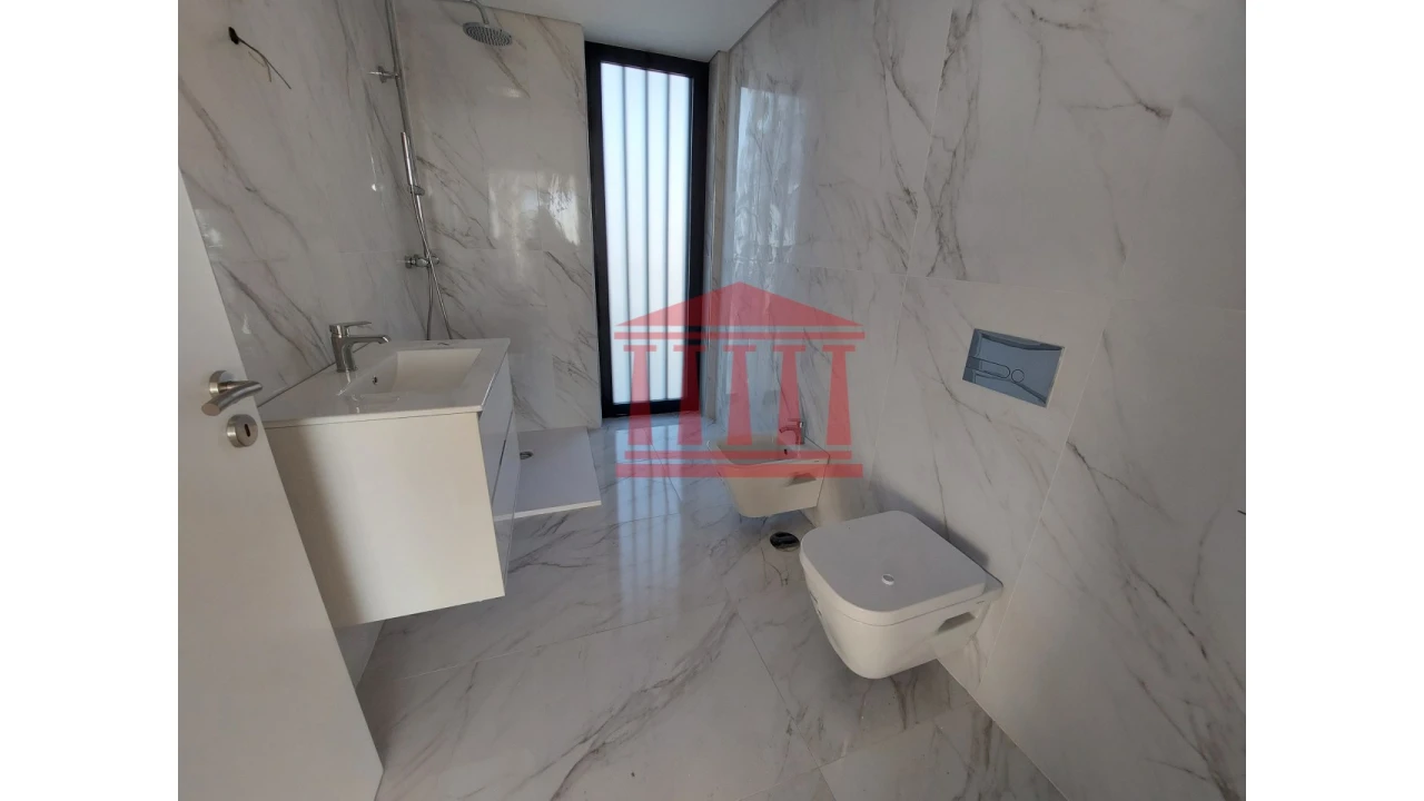 Moradia T4 para Venda em Alvelos Foto 22