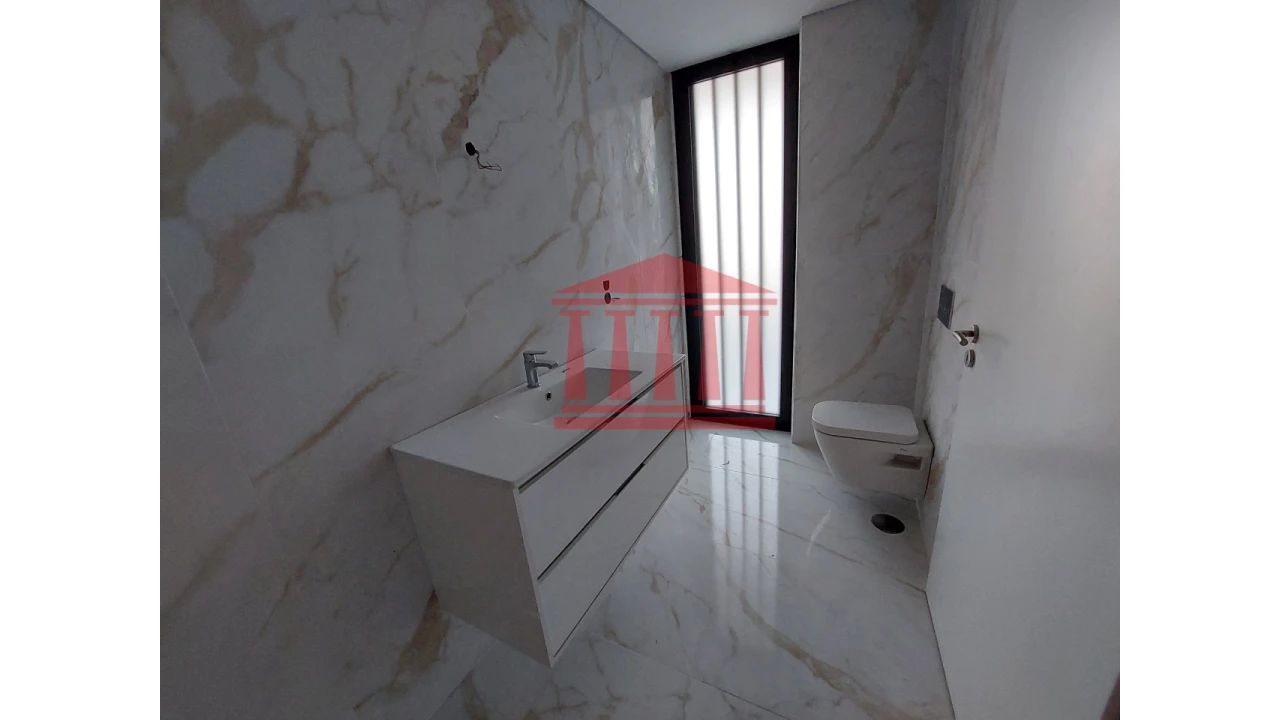 Moradia T4 para Venda em Alvelos Foto 25