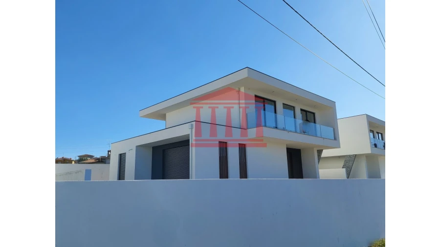 Moradia T4 para Venda em Alvelos Foto 4