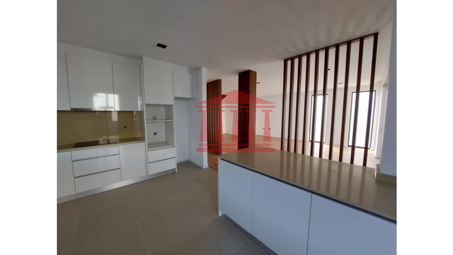 Moradia T4 para Venda em Alvelos Foto 6