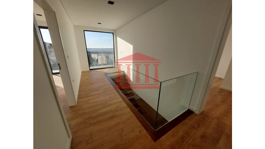 Moradia T4 para Venda em Alvelos Foto 16