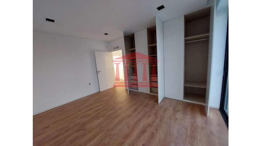 Moradia T4 para Venda em Alvelos Foto 20