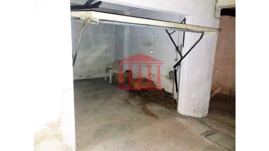 Garagem para Venda em Arcozelo Foto 2