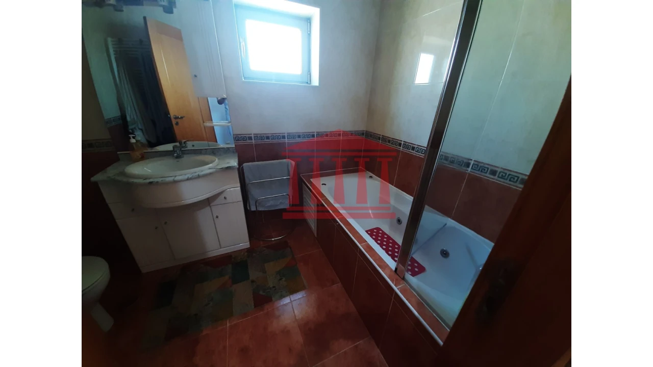 Moradia T3 para Venda em Forjães Foto 17