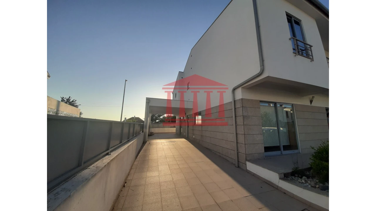 Moradia T3 para Venda em Forjães Foto 2