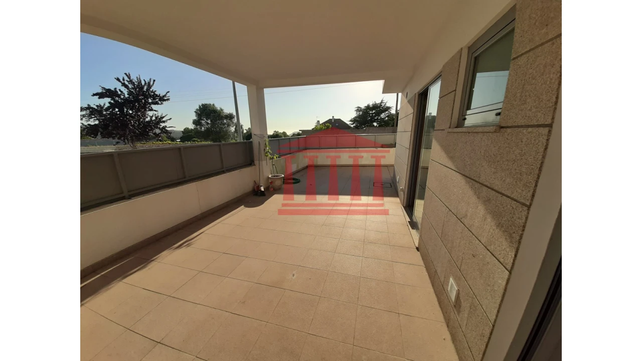 Moradia T3 para Venda em Forjães Foto 3