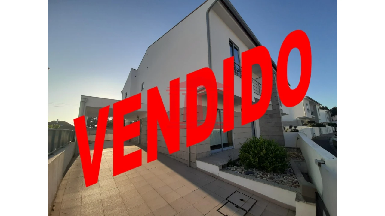 Moradia T3 para Venda em Forjães Foto 1