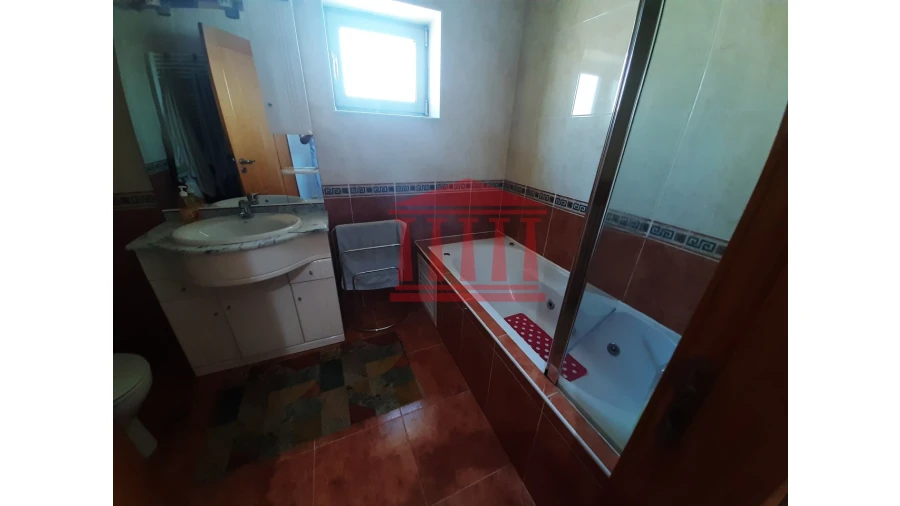 Moradia T3 para Venda em Forjães Foto 17