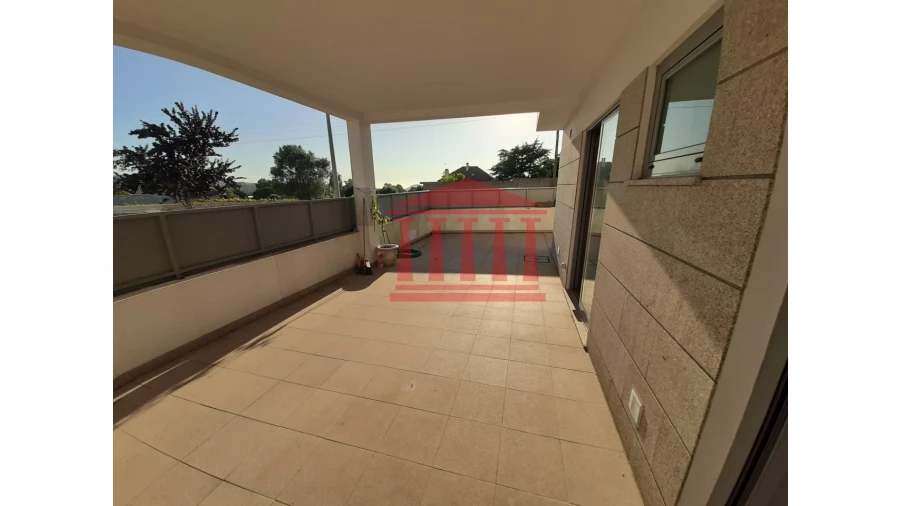 Moradia T3 para Venda em Forjães Foto 3