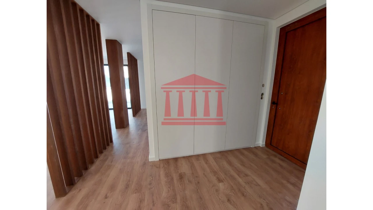 Moradia T4 para Venda em Alvelos Foto 9