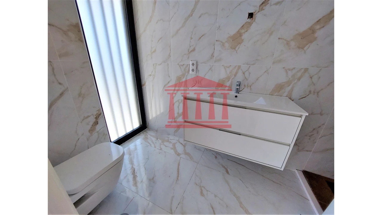 Moradia T4 para Venda em Alvelos Foto 23