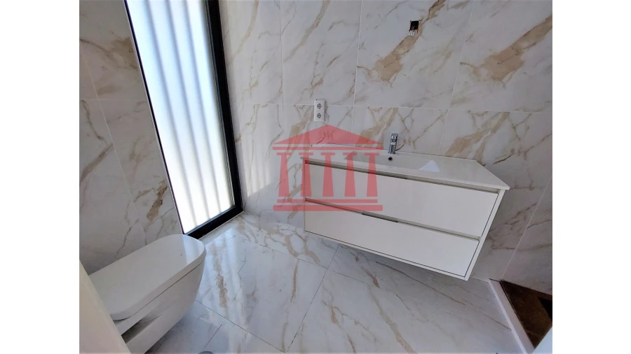 Moradia T4 para Venda em Alvelos Foto 23